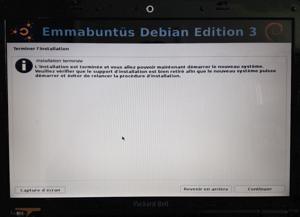 retirer clé usb avant fin installation