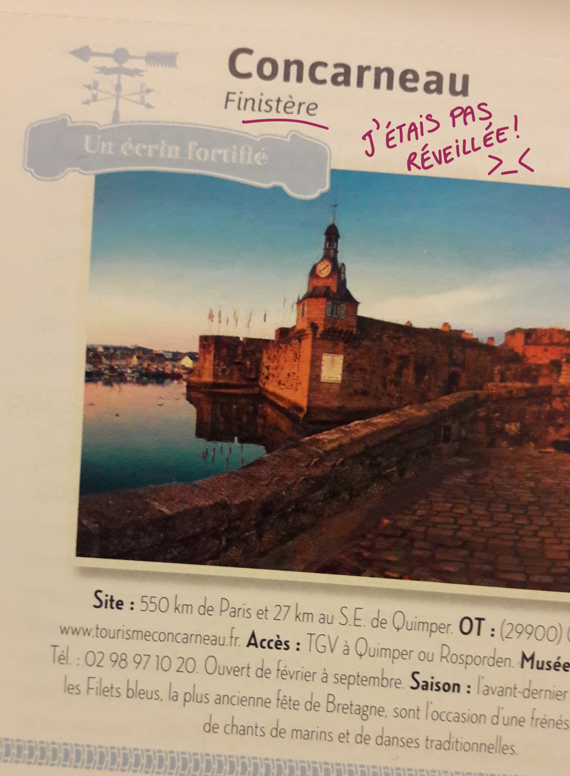 Photo du papier en question présentant Concarneau, ville du Finistère. J'étais pas réveillée.