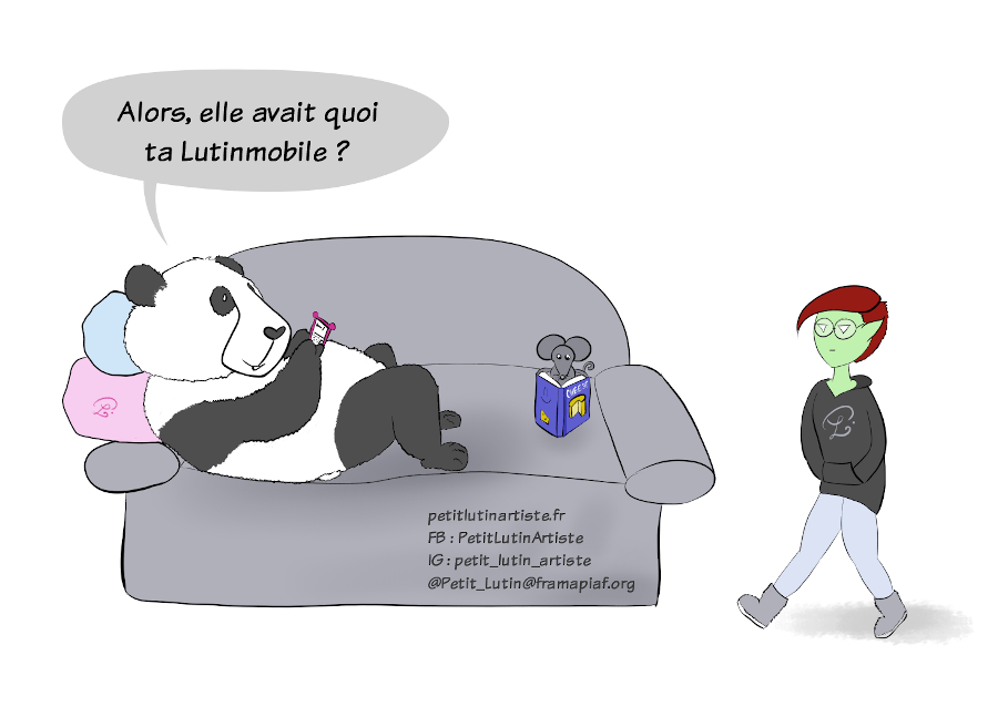 Case 1 du HotPanda : Moustache le panda et Noisette la souris sont dans le canapé. Moustache est sur son téléphone, Noisette lit un livre sur le fromage. Moustache demande à Petit Lutin : "Alors, elle avait quoi ta Lutinmobile ?"
